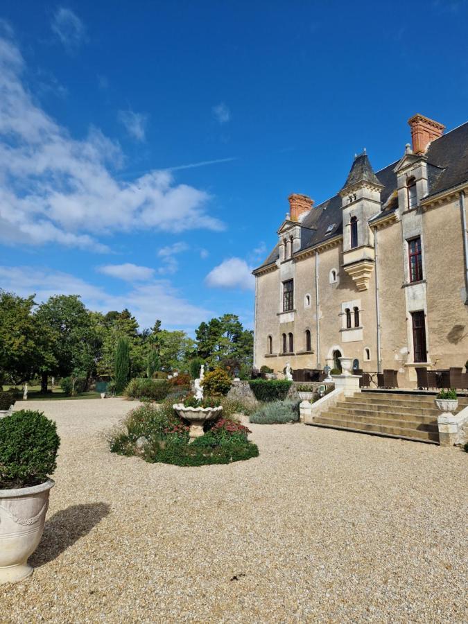 Chateau De La Verie Challans Exterior photo